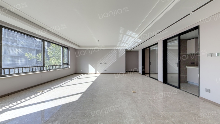 融创揽月府六期二手房实景图