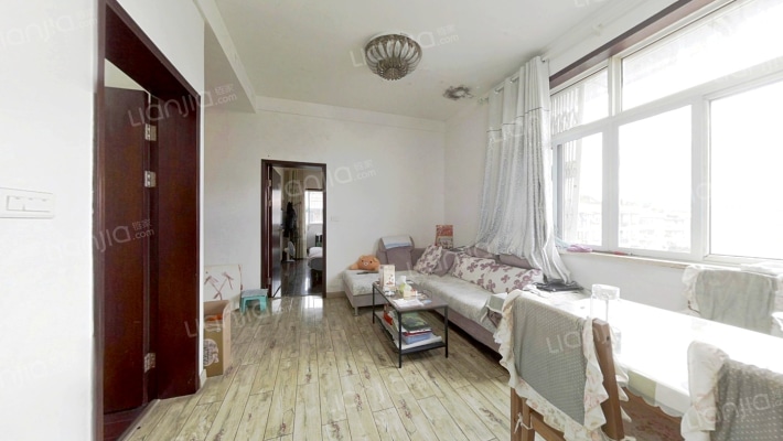 集贤花园二手房实景图