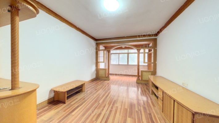 京山新街二手房实景图