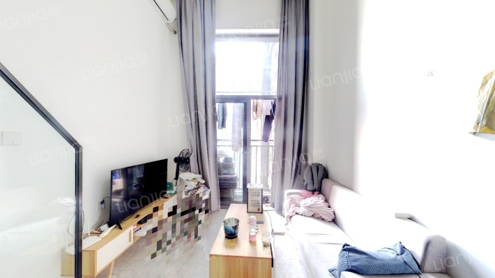 万科A32二手房实景图