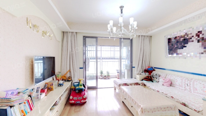 中央美域花园B区二手房实景图