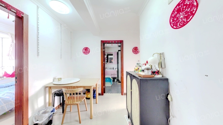 爱博六村二手房实景图