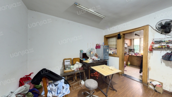 城区中心市场小区二手房实景图