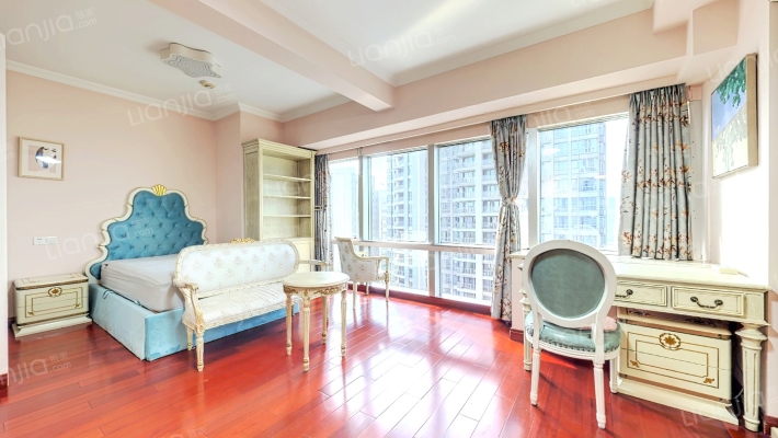 汤臣中心二手房实景图