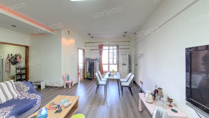 鸿铭中心二手房实景图