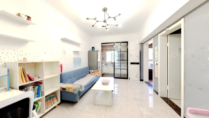 温泉花园小区一期二手房实景图