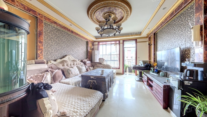 新天卫城红景街区二手房实景图