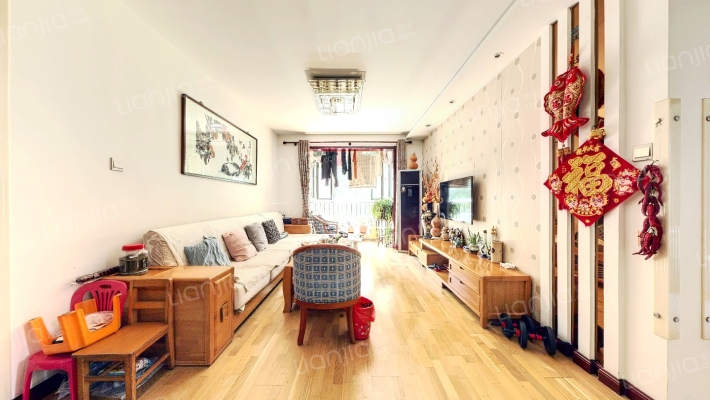 泉昇佳苑中区二手房实景图