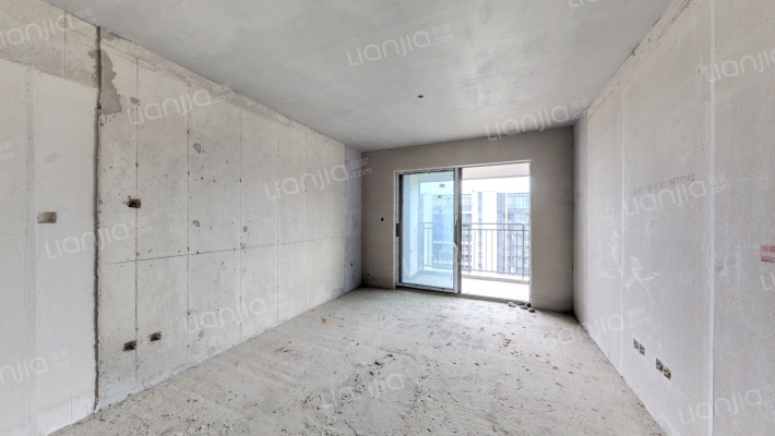 卓越伊景苑二手房实景图