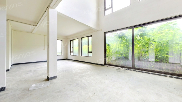 金臣颐墅二手房实景图