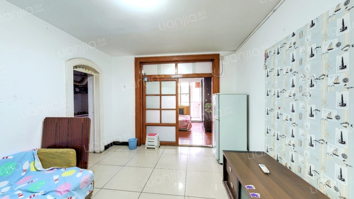 车站中里二手房实景图