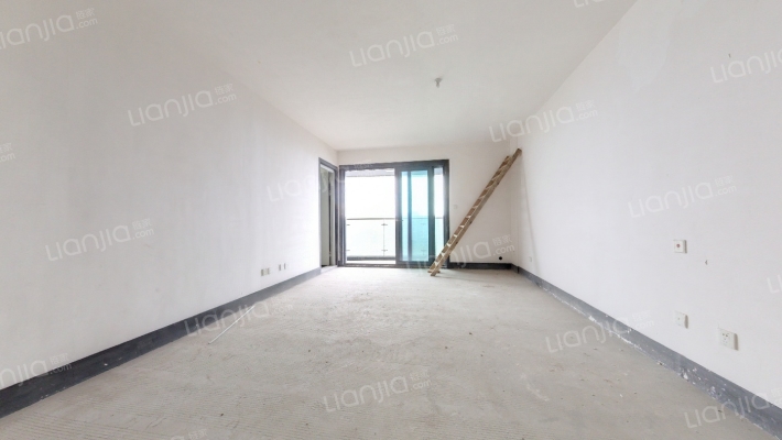 麓湖生态城水晶溪岸二手房实景图