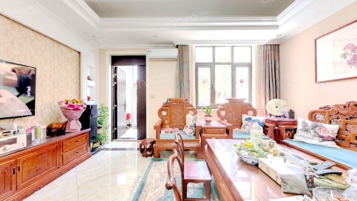 世茂玲珑台二手房实景图