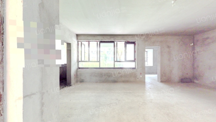 昕晖麓台山舍二手房实景图