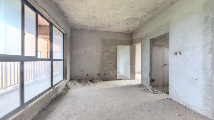 莱茵河畔二手房实景图