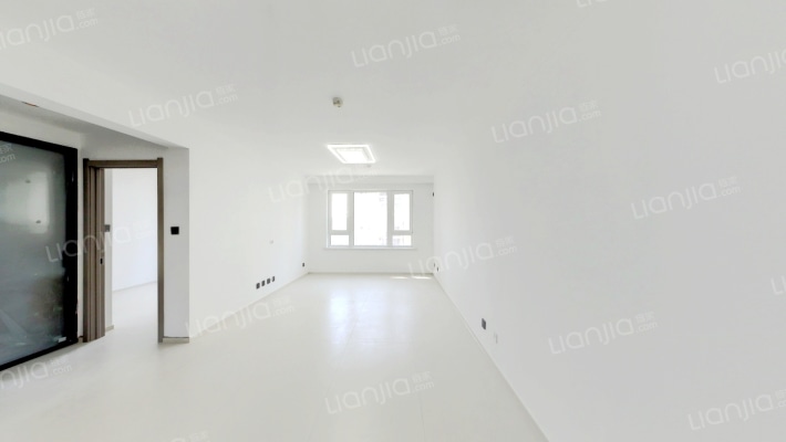 亚泰鲲鹏府二手房实景图