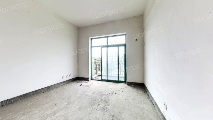 丛林背景二手房实景图