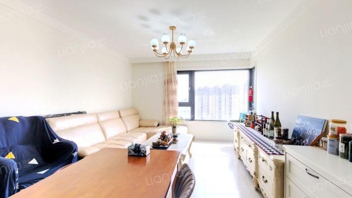 21世纪国际公寓东区二手房实景图