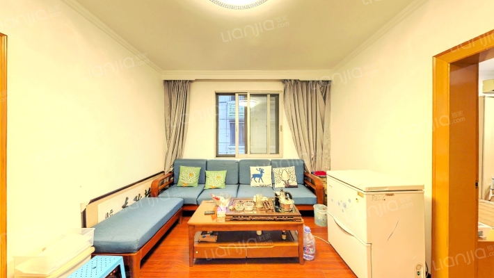 湖畔小区二手房实景图