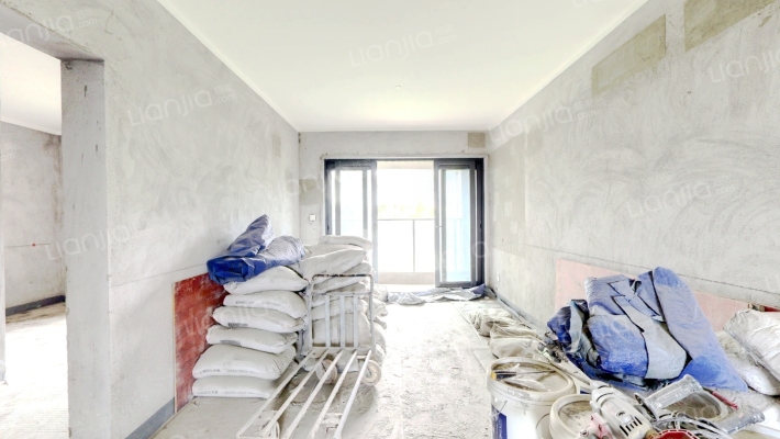 融创溪山春晓三期二手房实景图