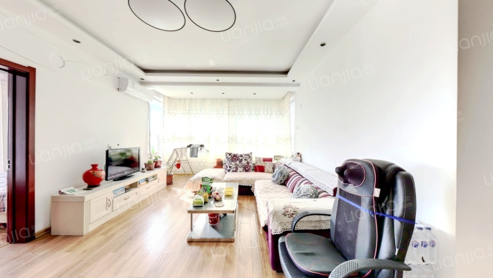 蔚蓝国际三期二手房实景图