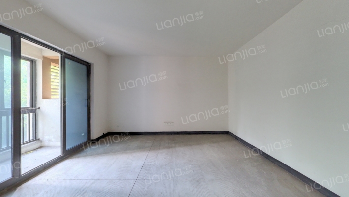 隆鑫天雨方二手房实景图