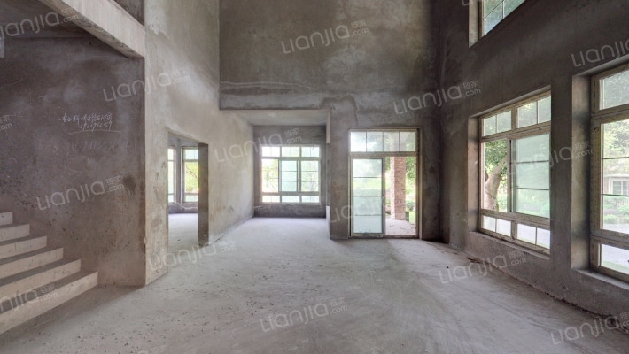 高尔夫江景别墅二手房实景图