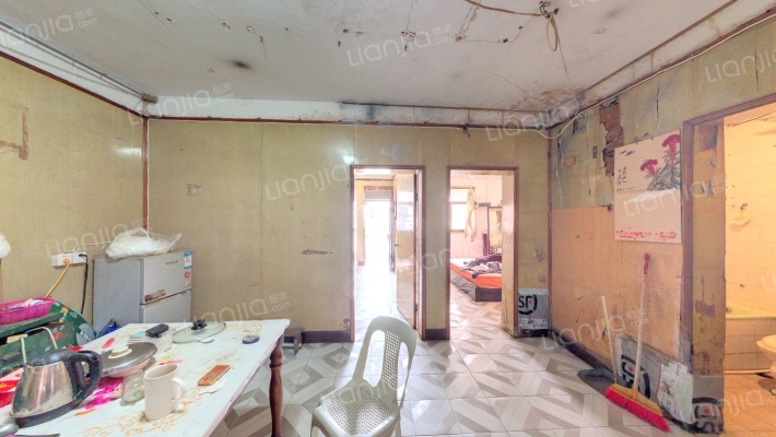 进步里二手房实景图