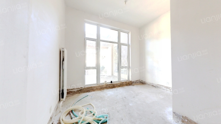 世茂爵世山花园二手房实景图