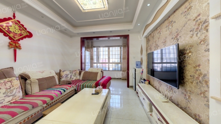 万峰城A区依云谷二手房实景图