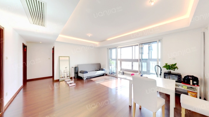 安亭新镇波恩风情二手房实景图