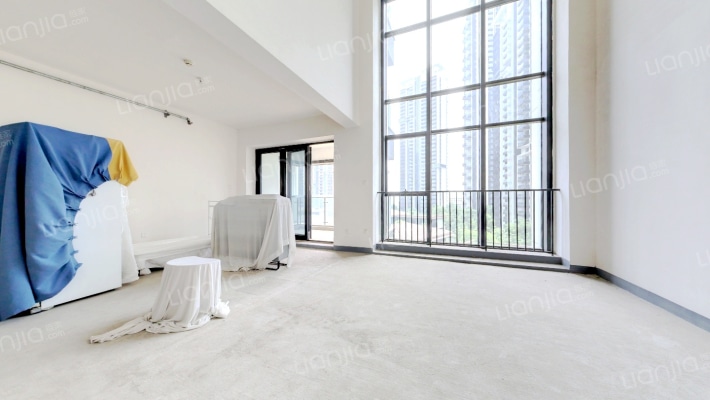 蔚蓝阁A区二手房实景图