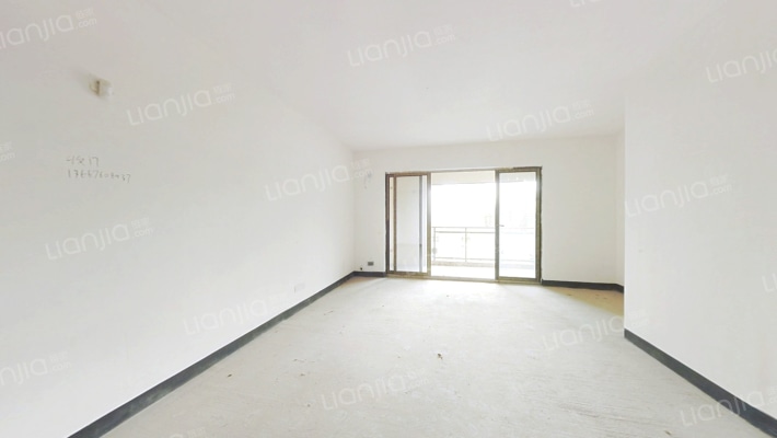 鹏润鹿山台二手房实景图