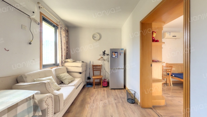 十字街70号二手房实景图