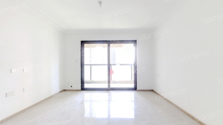 中建滨水苑二手房实景图