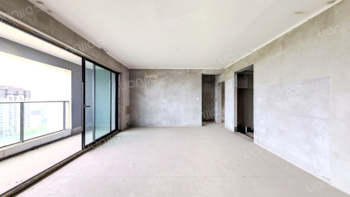 新天泽樾麓台二手房实景图