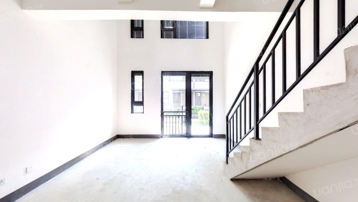 东滩云墅二手房实景图