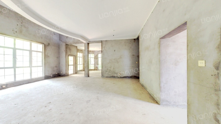 宝镇湖滨别墅二手房实景图