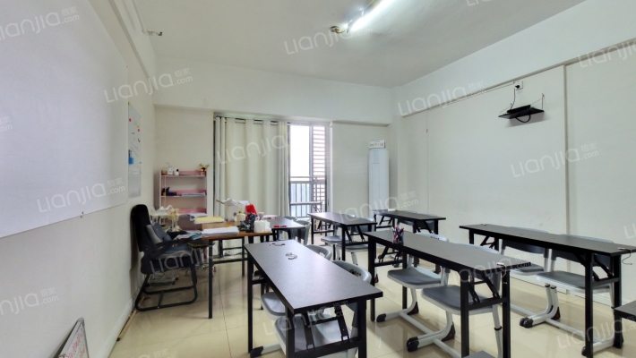 天鹅湖购物中心imore公寓二手房实景图