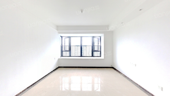 保利罗兰香谷二手房实景图