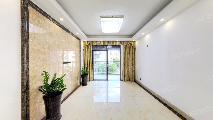 湾畔雅苑二手房实景图