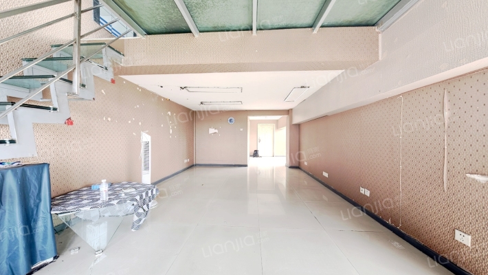 彩世界二手房实景图