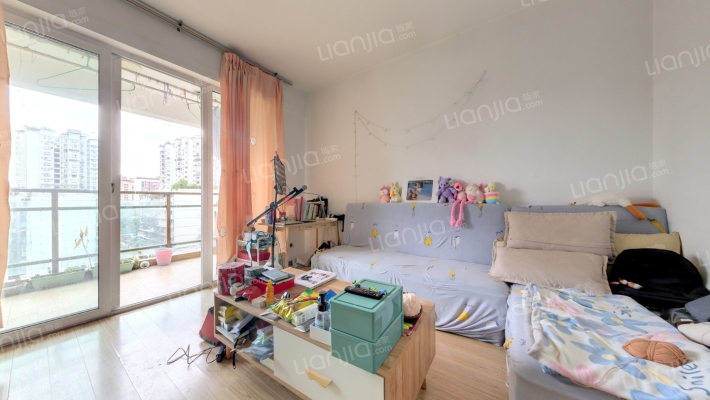 上层建筑二手房实景图