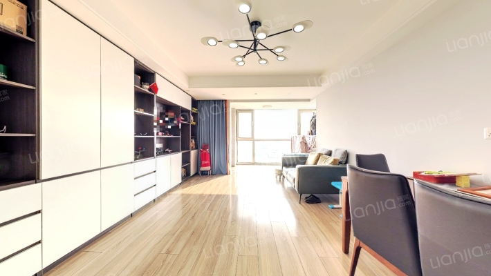 水秀艺墅二手房实景图