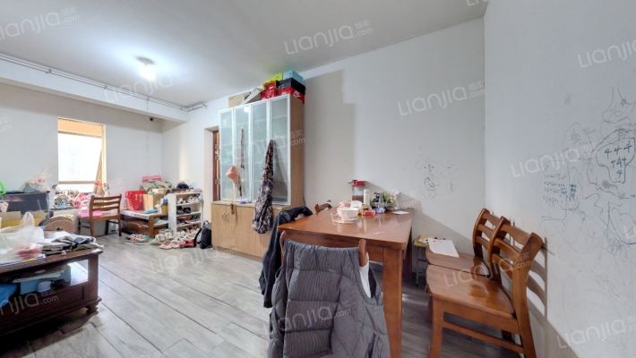 郡上蓝湾二手房实景图