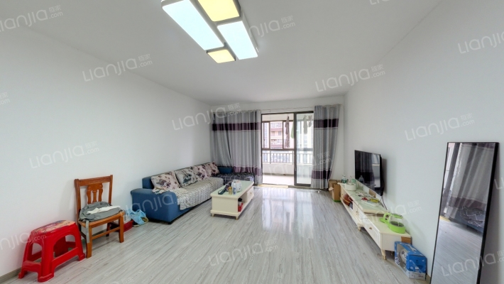 绿地悦城E区二手房实景图