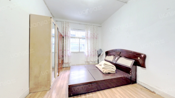 三步两桥二手房实景图