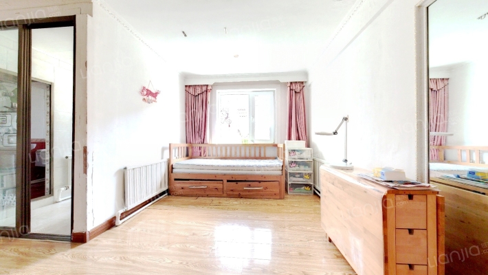 保工怡园二手房实景图