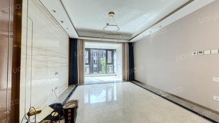 龙湖梵悦台二手房实景图