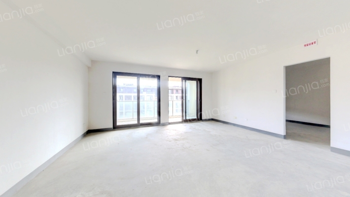 绿城云栖玫瑰园二手房实景图